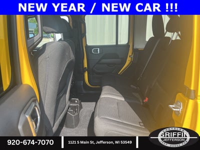 2019 Jeep Wrangler Unlimited Unlimited Sahara ONE TOUCH SKYROOF!!!