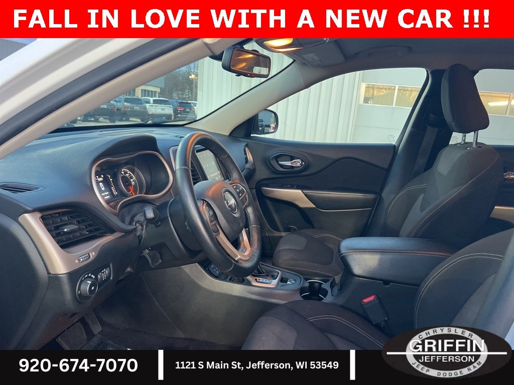 2017 Jeep Cherokee Latitude 3.2L V6 !!!