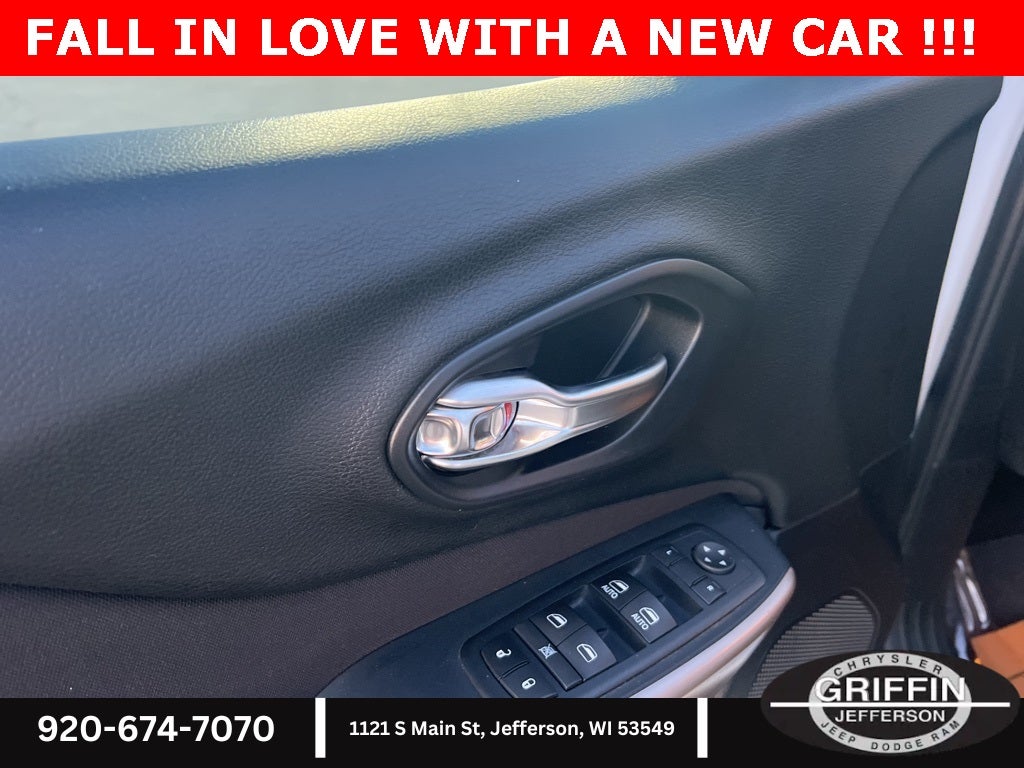 2017 Jeep Cherokee Latitude 3.2L V6 !!!