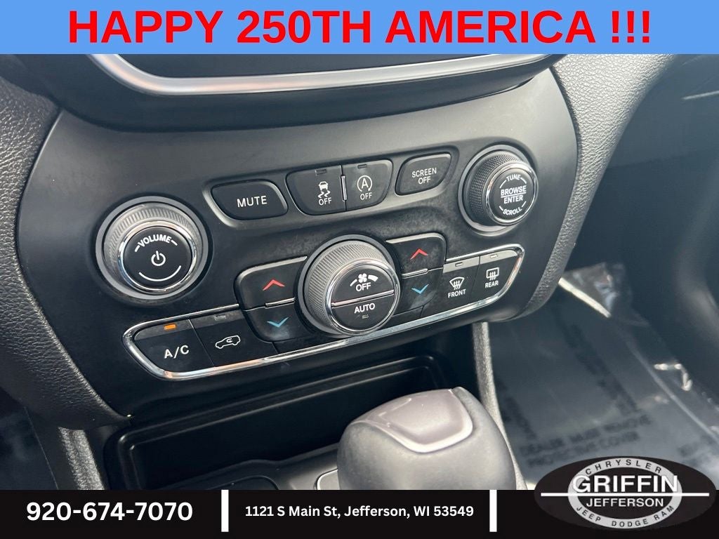 2021 Jeep Cherokee Latitude Lux V6 !!!