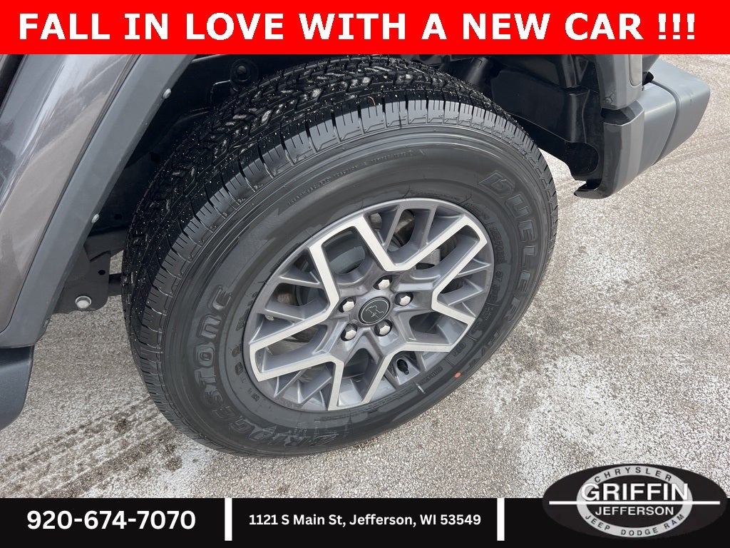 2024 Jeep Wrangler Sahara 4X4 3.6L V6 !!!