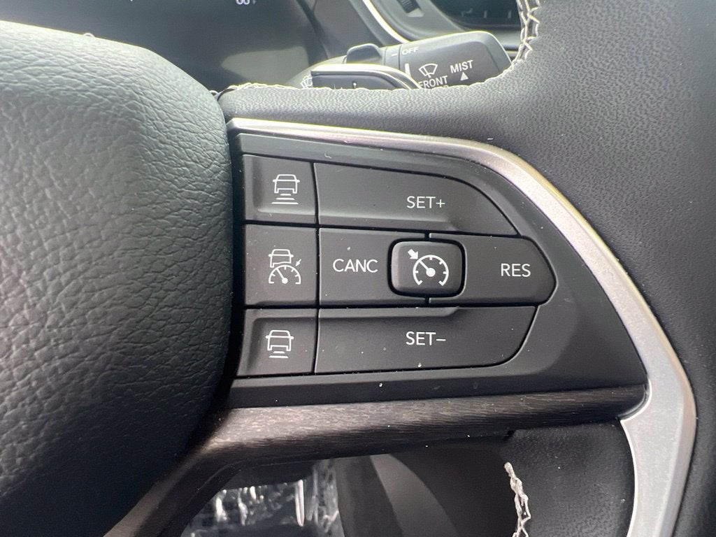 2023 Jeep Grand Cherokee Limited Certified 4WD Near Madison WI