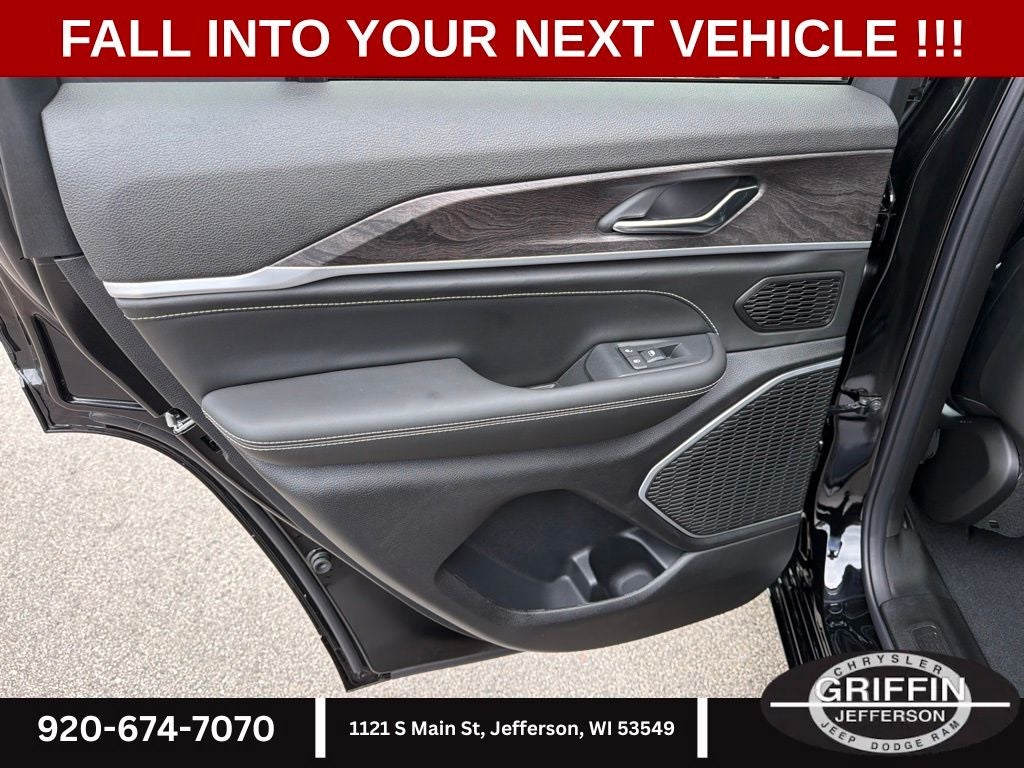 2027 Jeep Grand Cherokee Limited Reserve