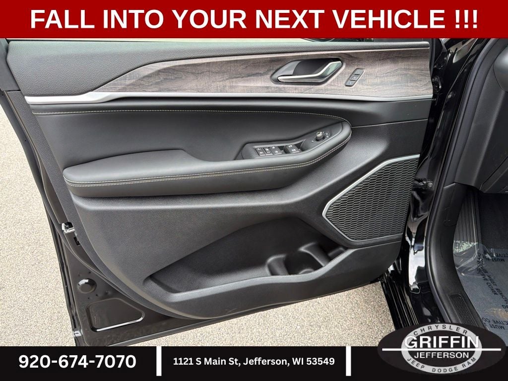 2027 Jeep Grand Cherokee Limited Reserve
