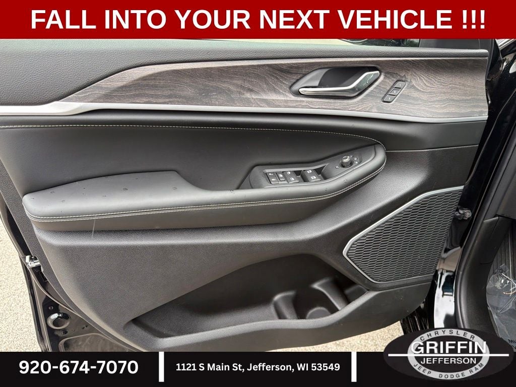 2027 Jeep Grand Cherokee Limited Reserve