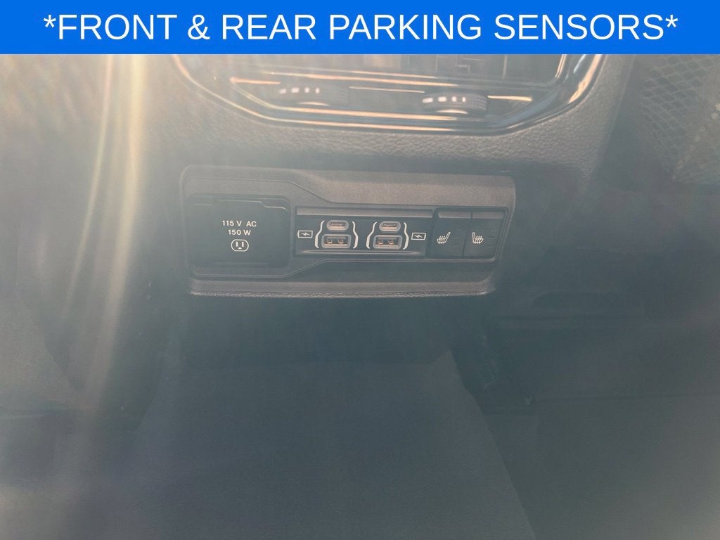 2023 Jeep Grand Cherokee Overland 4WD Near Madison WI