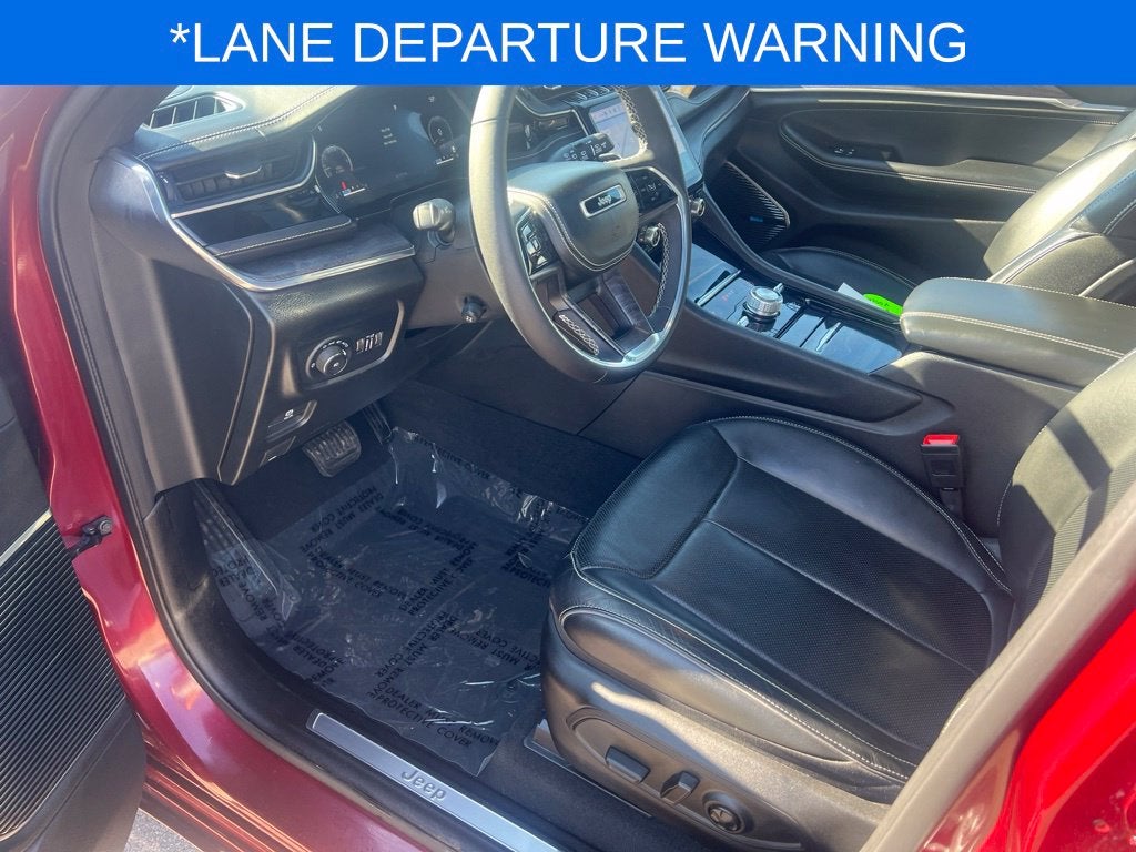 2023 Jeep Grand Cherokee Overland 4WD Near Madison WI
