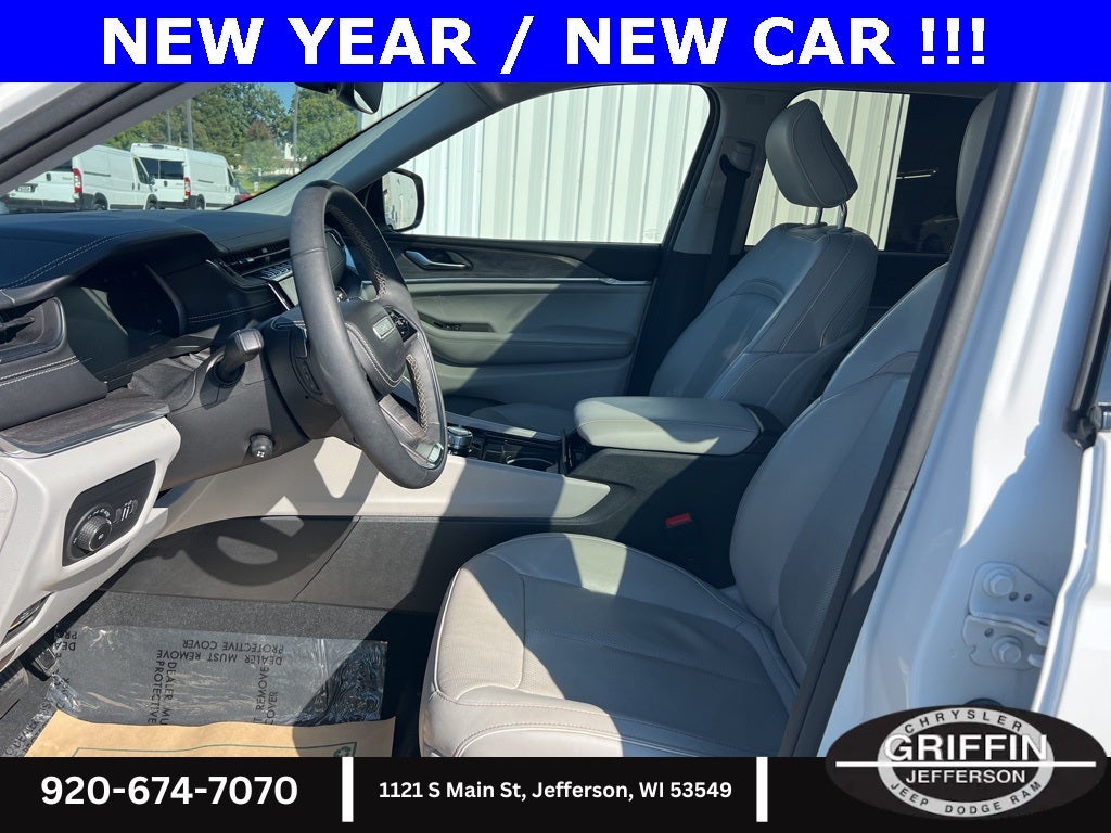 2023 Jeep Grand Cherokee Overland 4WD!!!!