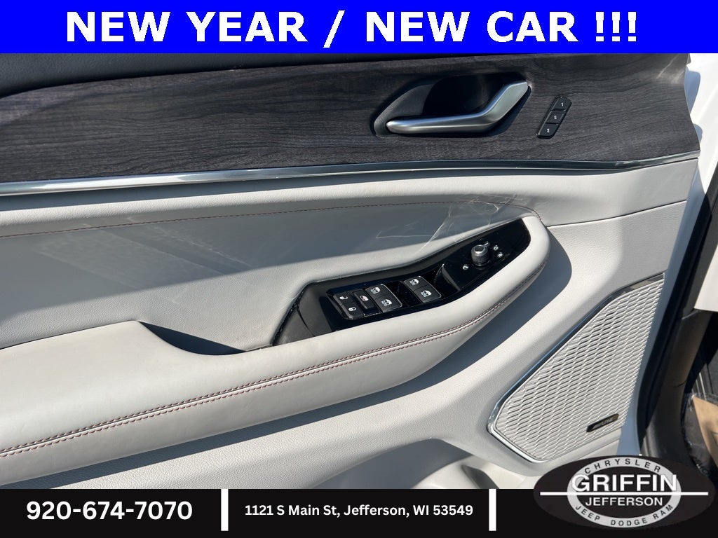 2023 Jeep Grand Cherokee Overland 4WD!!!!