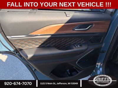 2027 Jeep Grand Cherokee Summit