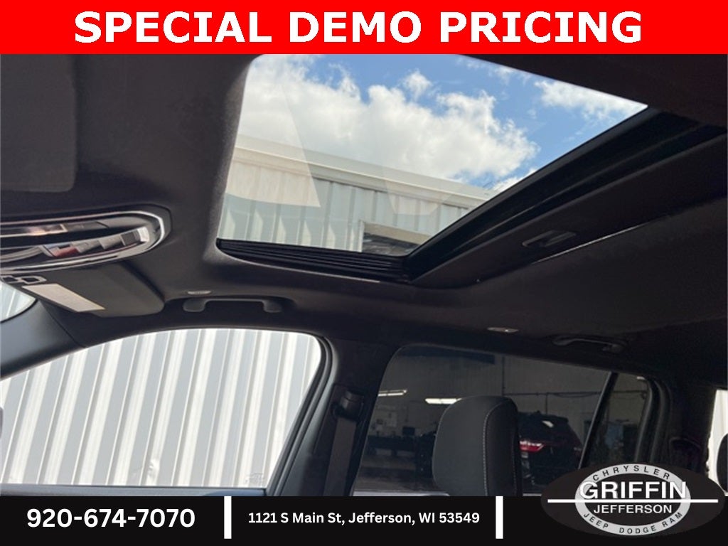 2025 Jeep Grand Cherokee L Laredo 4X4