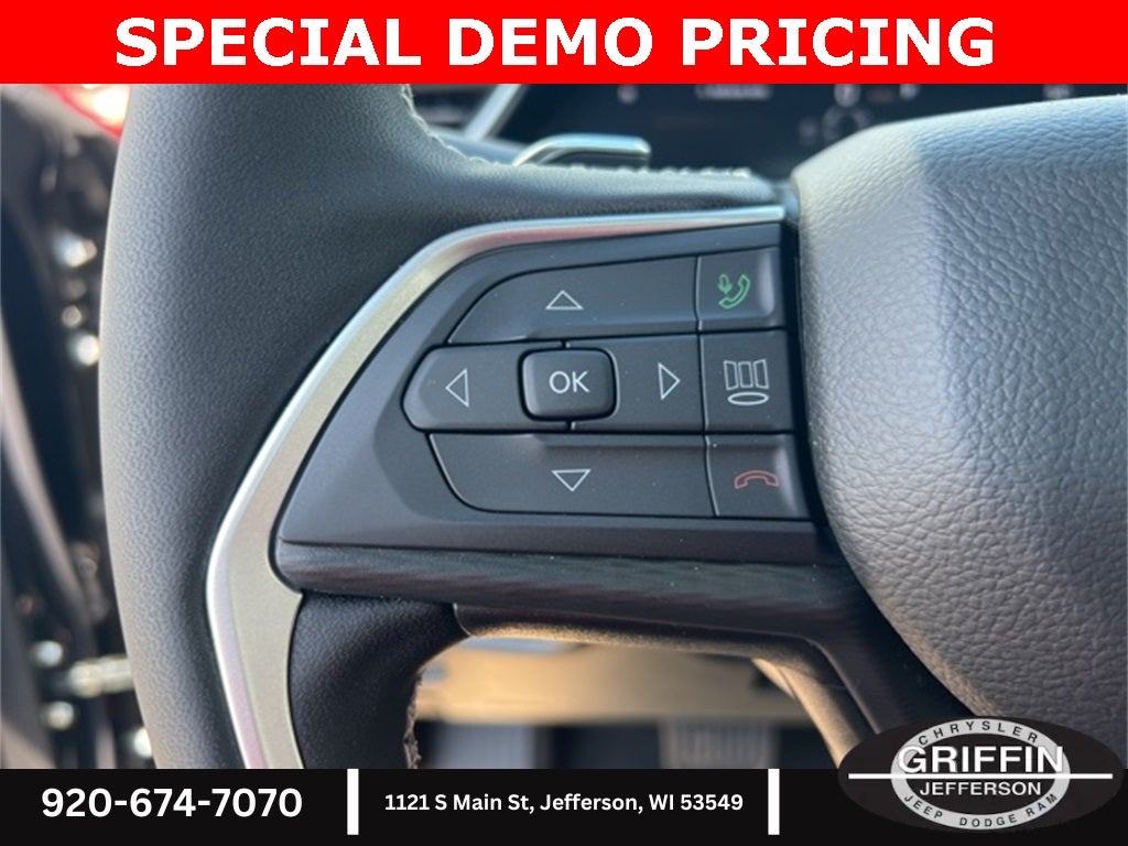 2025 Jeep Grand Cherokee L Laredo 4X4