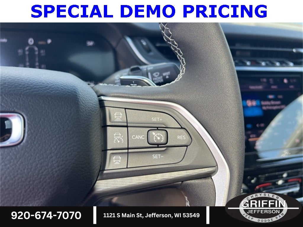 2025 Jeep Grand Cherokee L Laredo 4X4