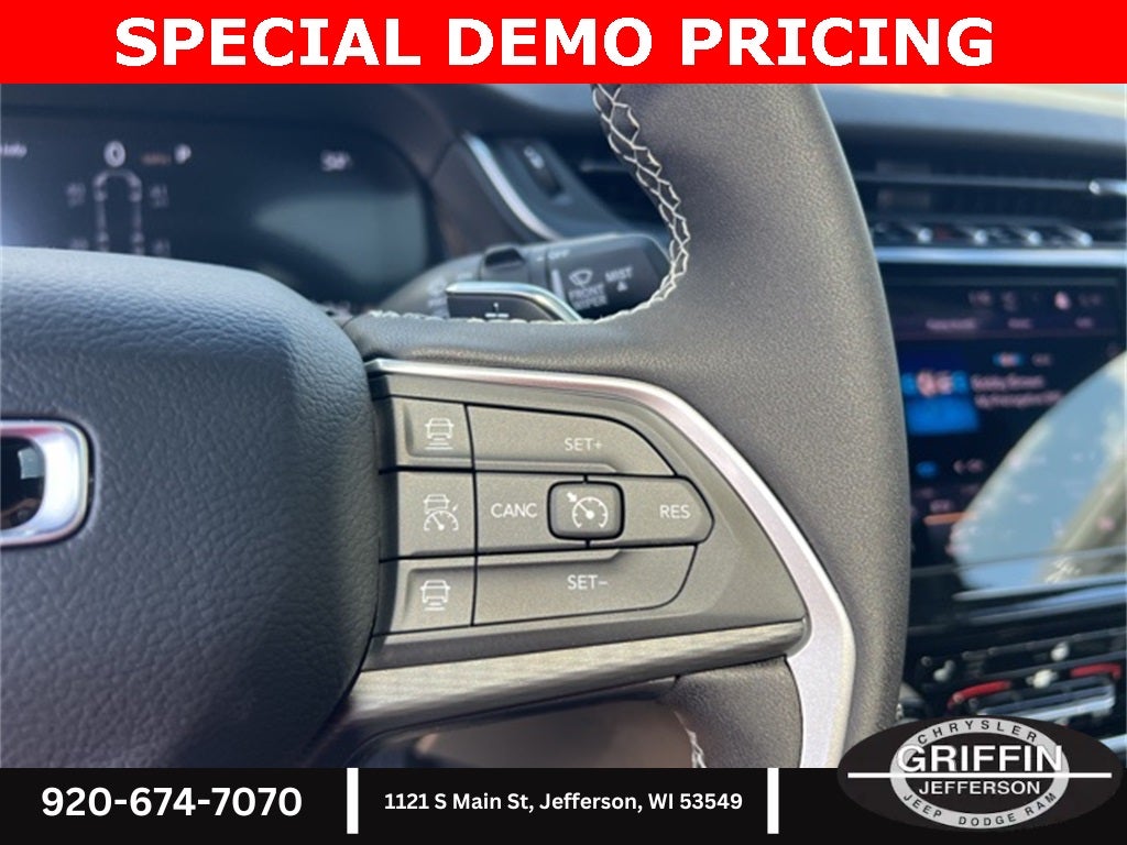 2025 Jeep Grand Cherokee L Laredo 4X4