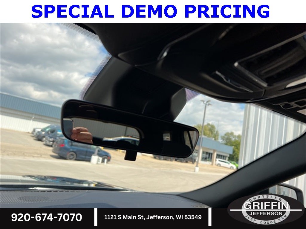 2025 Jeep Grand Cherokee L Laredo 4X4