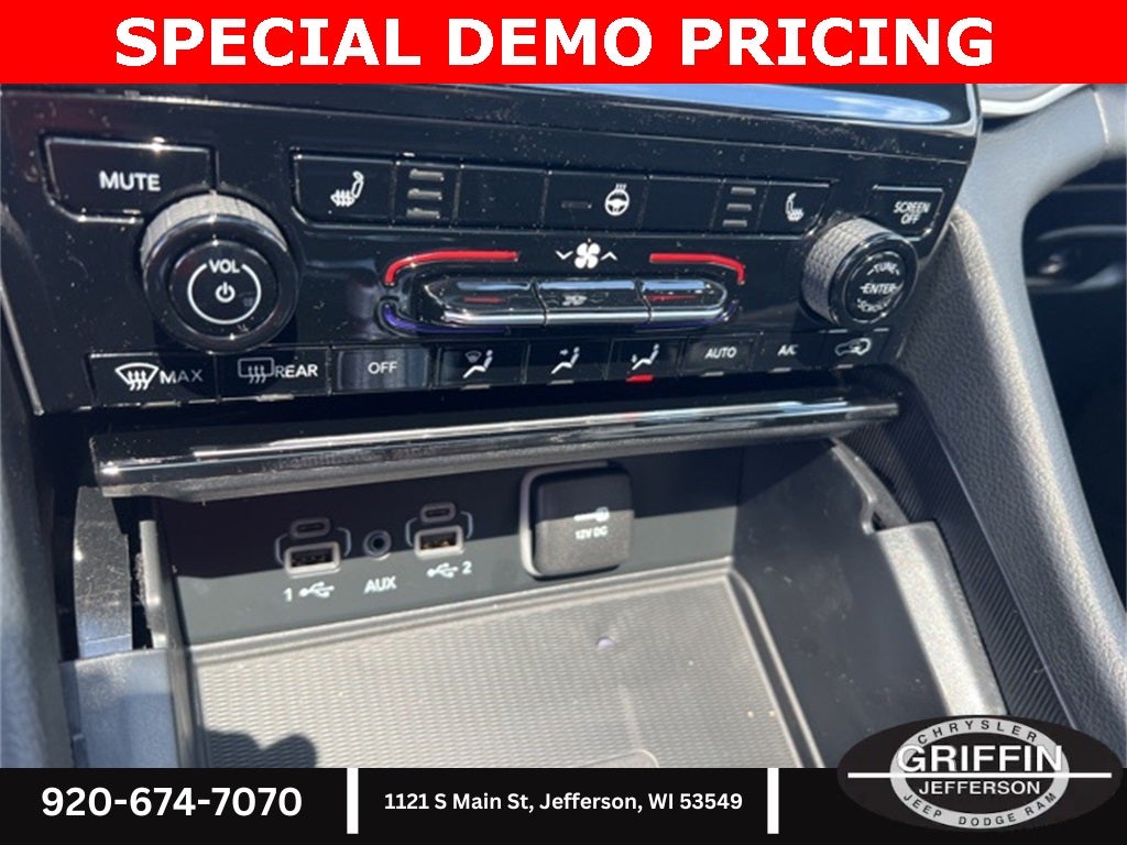 2025 Jeep Grand Cherokee L Laredo 4X4