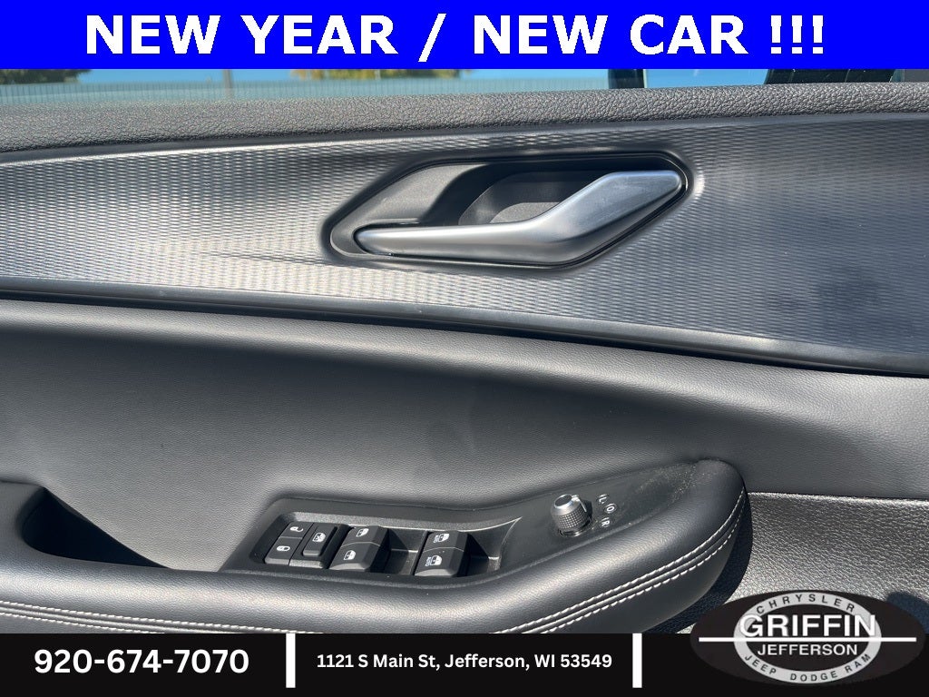 2025 Jeep Grand Cherokee L Altitude AWD