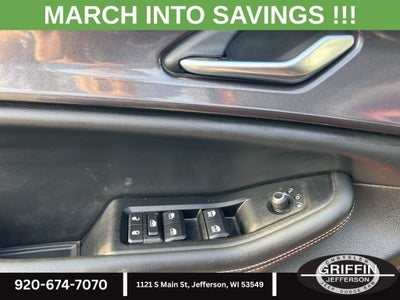 2023 Jeep Grand Cherokee L Laredo 4X4 V6 !!!