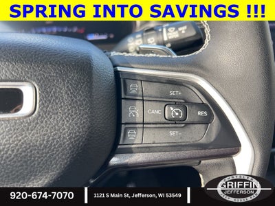 2023 Jeep Grand Cherokee L Laredo 4X4 V6 !!!