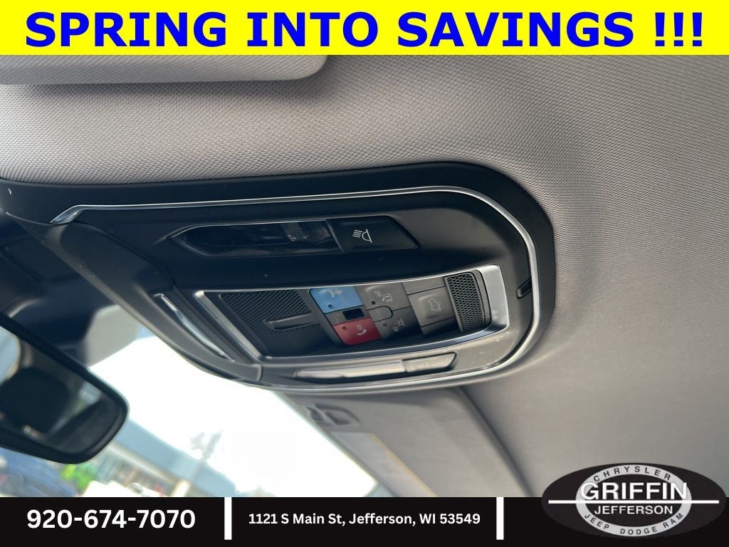 2023 Jeep Grand Cherokee L Laredo 4X4 V6 !!!