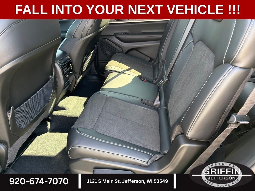 2027 Jeep Grand Cherokee L Laredo Altitude