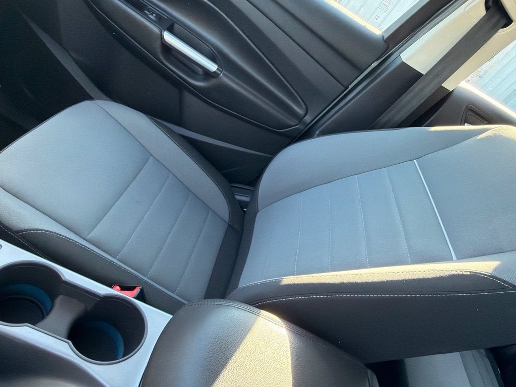 2013 Ford C-Max Hybrid SE Near Madison WI