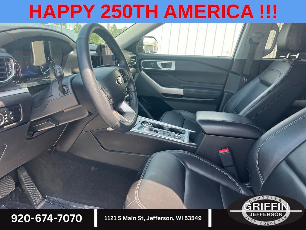 2023 Ford Explorer XLT 4WD !!!