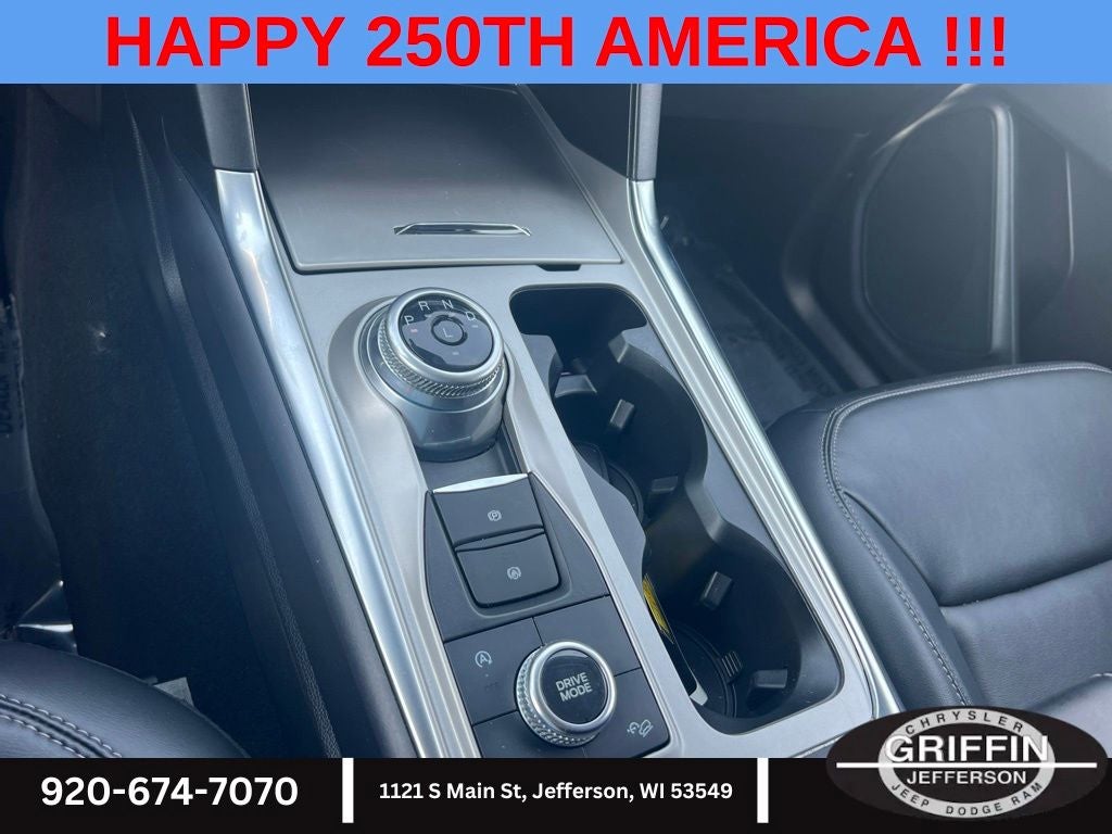 2023 Ford Explorer XLT 4WD !!!