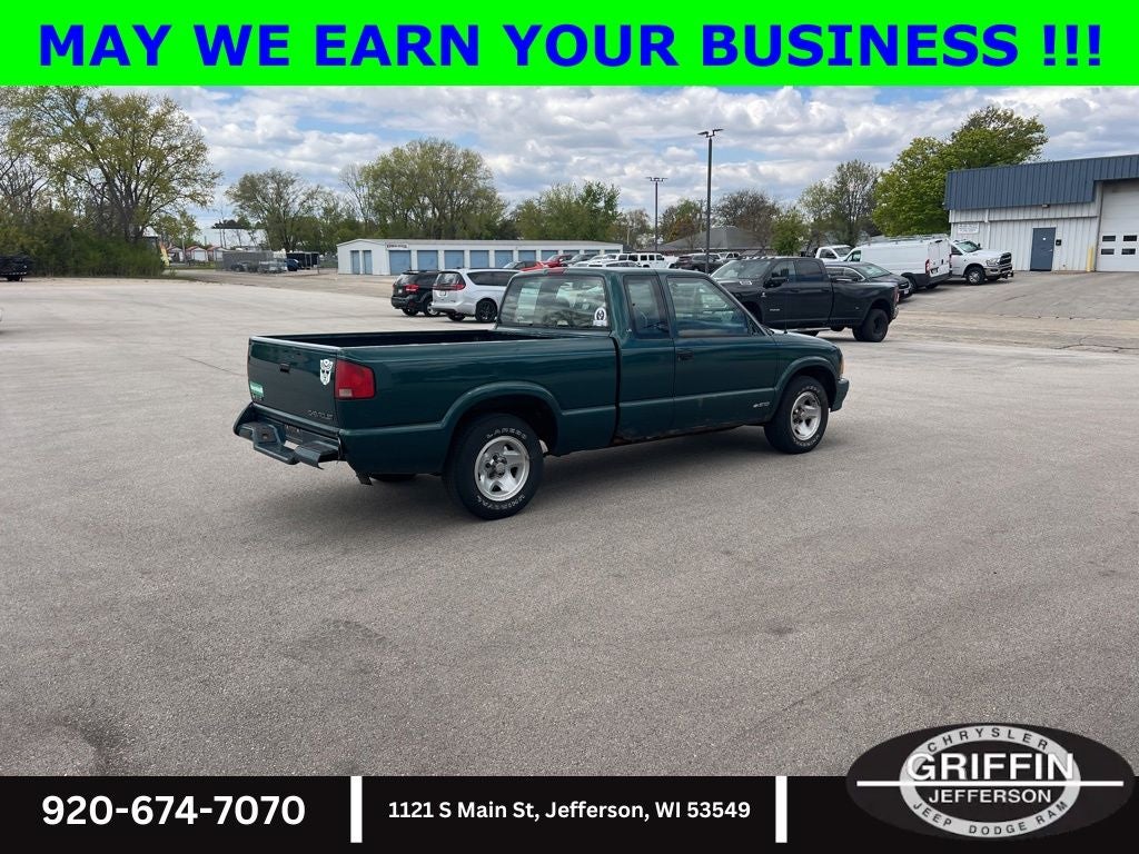 1996 Chevrolet S-10 LS 5 Speed !!!