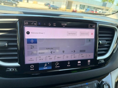 2024 Chrysler Pacifica Touring L Near Madison WI