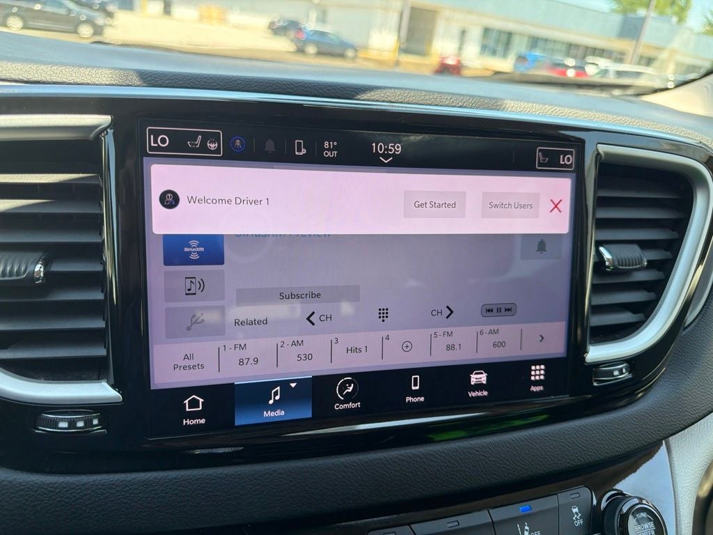 2024 Chrysler Pacifica Touring L Near Madison WI