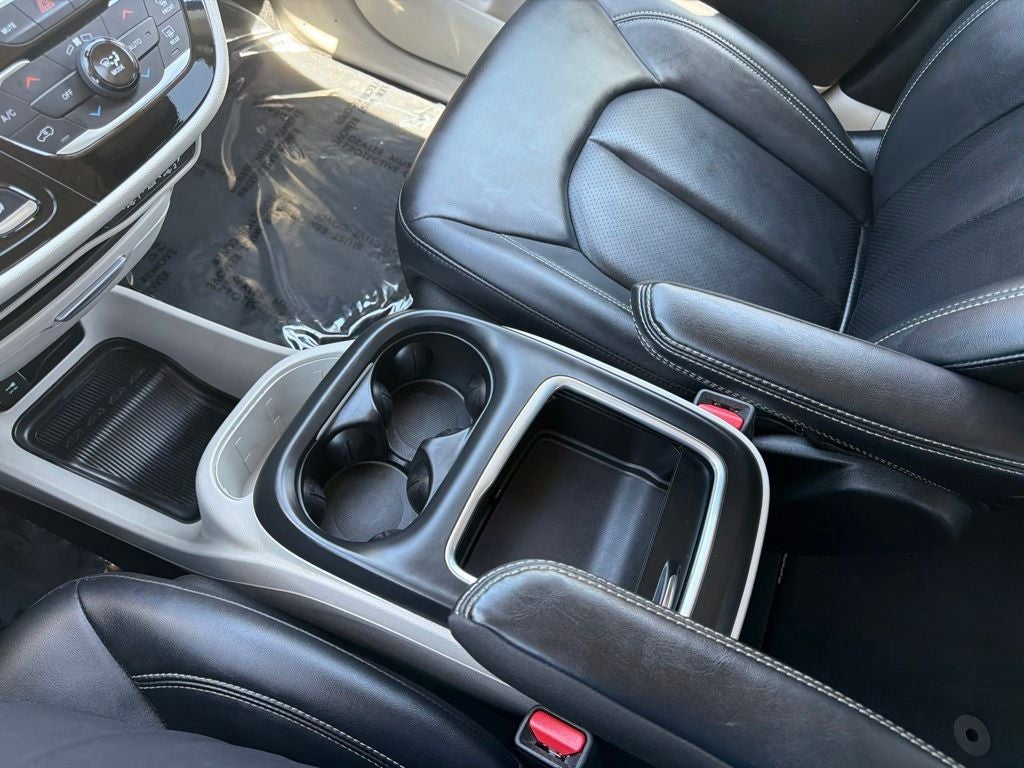 2024 Chrysler Pacifica Touring L Near Madison WI