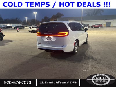 2026 Chrysler Pacifica Select SUNROOF !!!