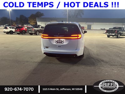 2026 Chrysler Pacifica Select SUNROOF !!!