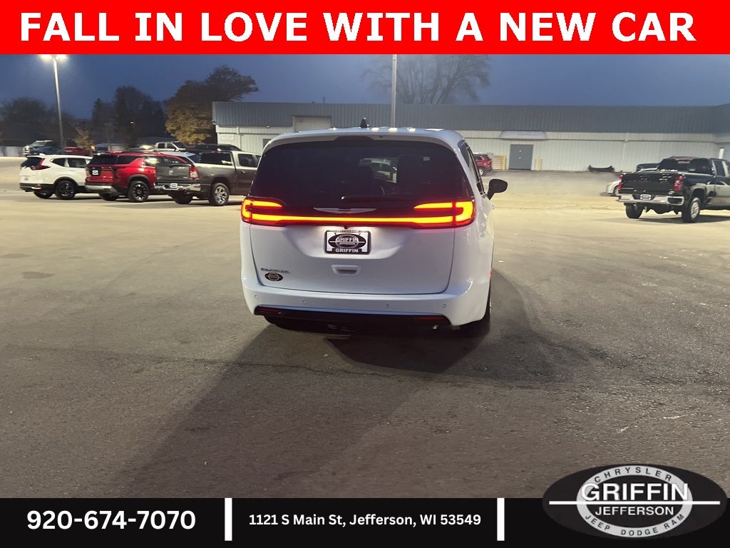 2026 Chrysler Pacifica Select SUNROOF !!!