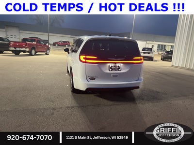 2026 Chrysler Pacifica Select SUNROOF !!!