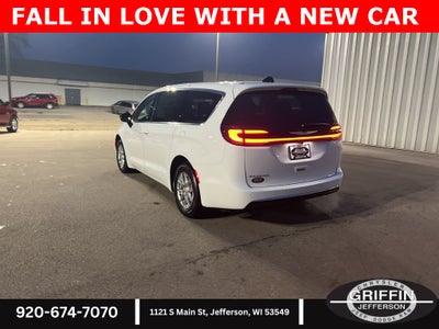 2026 Chrysler Pacifica Select SUNROOF !!!