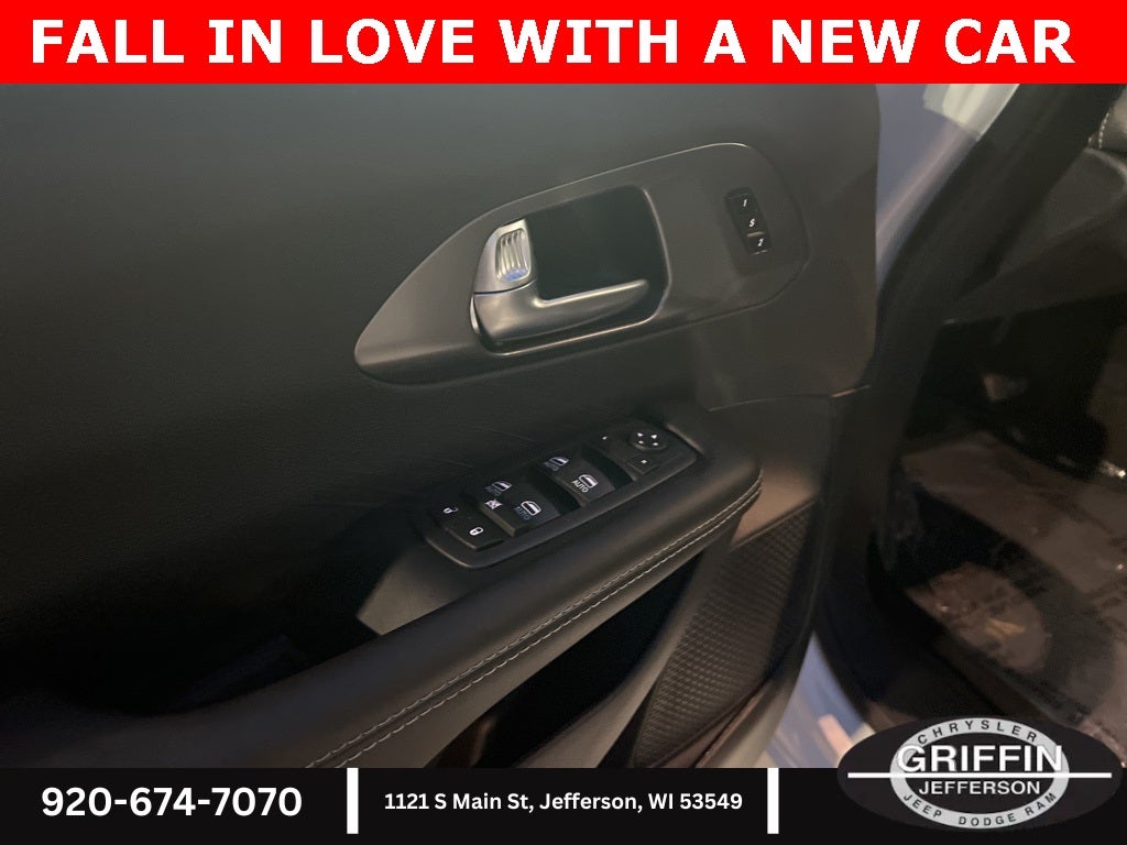 2026 Chrysler Pacifica Select SUNROOF !!!