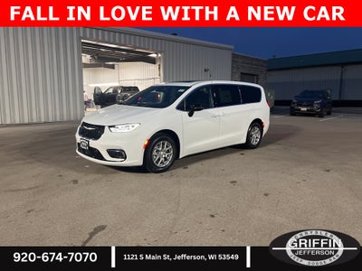 2026 Chrysler Pacifica Select SUNROOF !!!