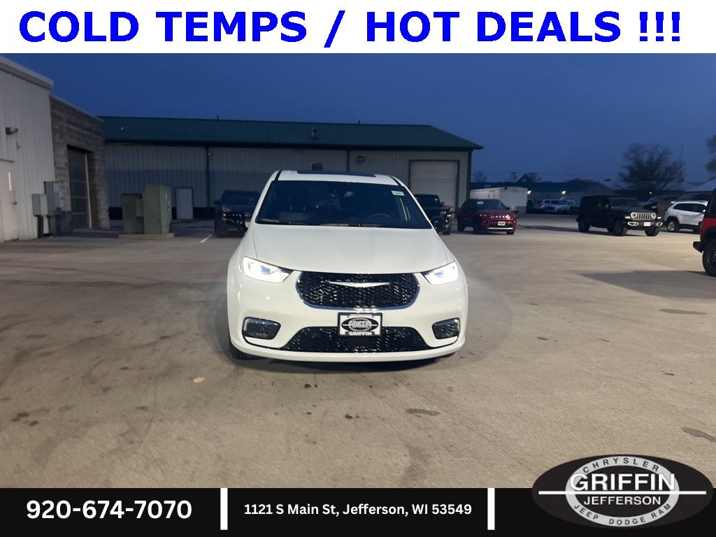 2026 Chrysler Pacifica Select SUNROOF !!!