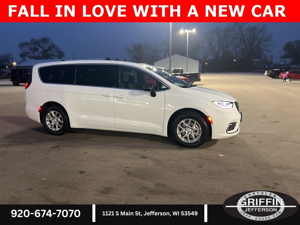 2026 Chrysler Pacifica Select SUNROOF !!!