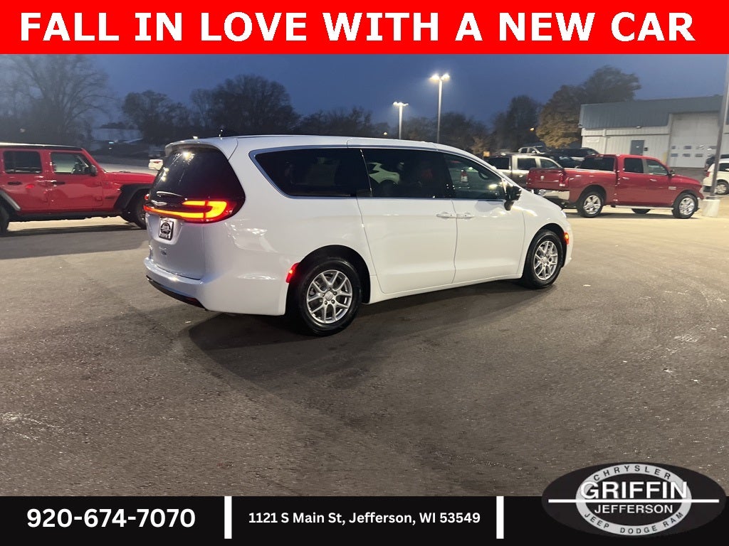 2026 Chrysler Pacifica Select SUNROOF !!!