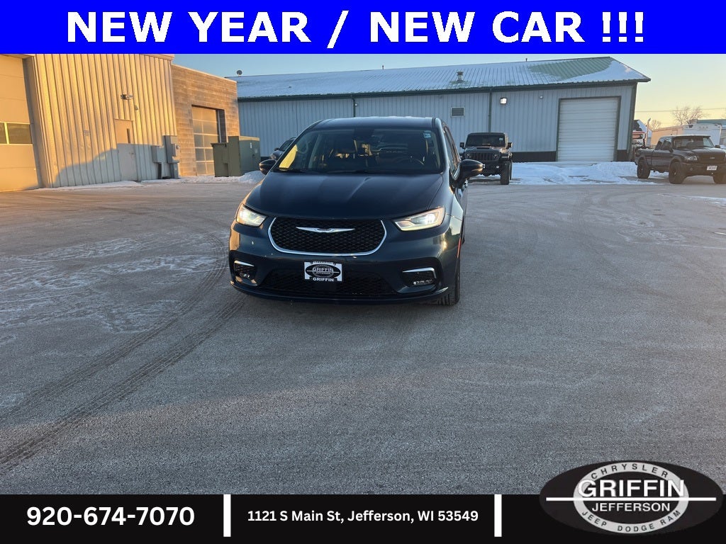 2023 Chrysler Pacifica Touring L