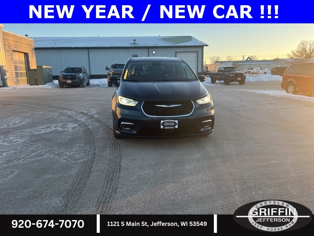 2023 Chrysler Pacifica Touring L