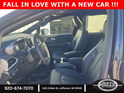 2025 Chrysler Pacifica Select 3.6L V6 !!!