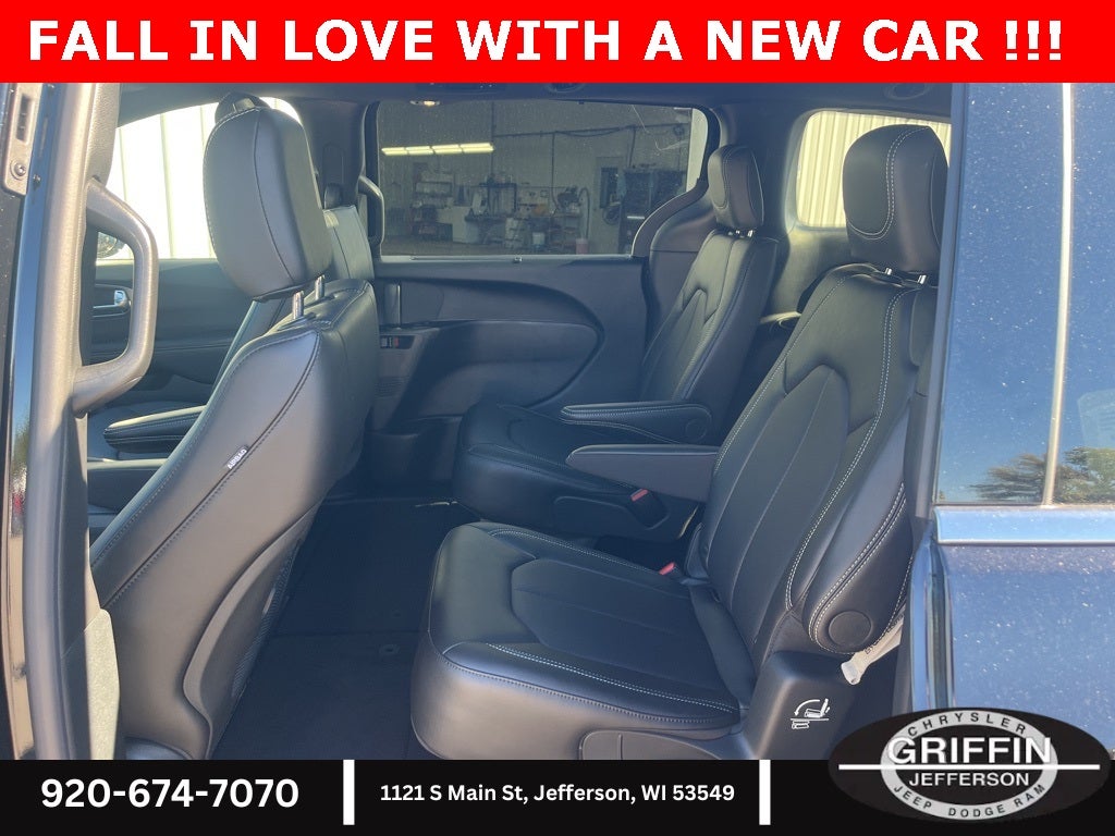 2025 Chrysler Pacifica Select 3.6L V6 !!!