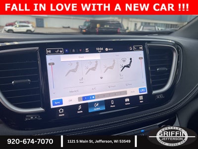 2026 Chrysler Pacifica Select