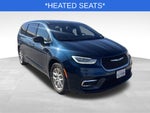 2025 Chrysler Pacifica Select Near Madison WI