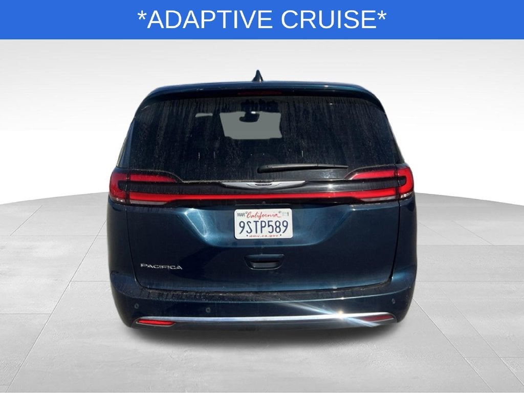 2025 Chrysler Pacifica Select Near Madison WI