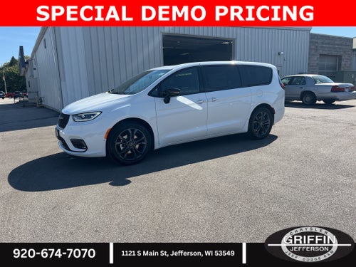 2026 Chrysler Pacifica Select 100th Anniversary Edition !!!